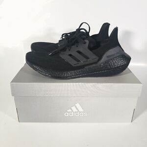 SOLD Adidas Women’s Ultraboost 22W Running Shoes NWB Size 7 Black GX5587